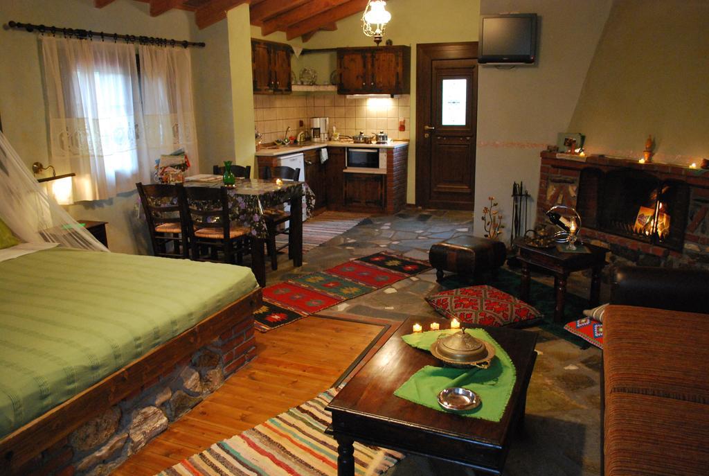 Hotel Tzivaeri Likodhrómion Habitación foto