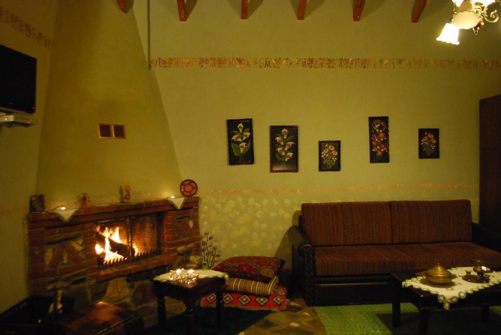 Hotel Tzivaeri Likodhrómion Habitación foto
